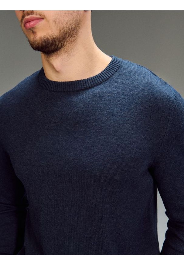 Sinsay - Bawełniany sweter basic - granatowy. Kolor: niebieski. Materiał: bawełna