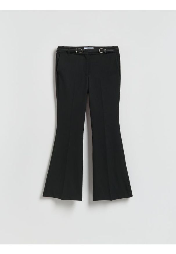 Reserved - Spodnie z paskiem - czarny. Kolor: czarny. Materiał: wiskoza, tkanina
