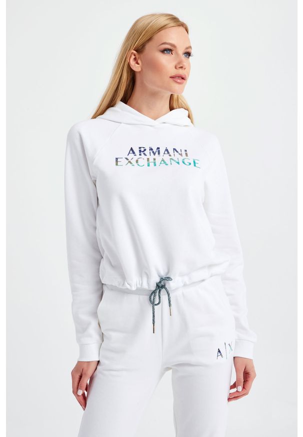 Armani Exchange - BLUZA ARMANI EXCHANGE. Typ kołnierza: kaptur. Materiał: bawełna. Długość: krótkie. Wzór: napisy, kolorowy