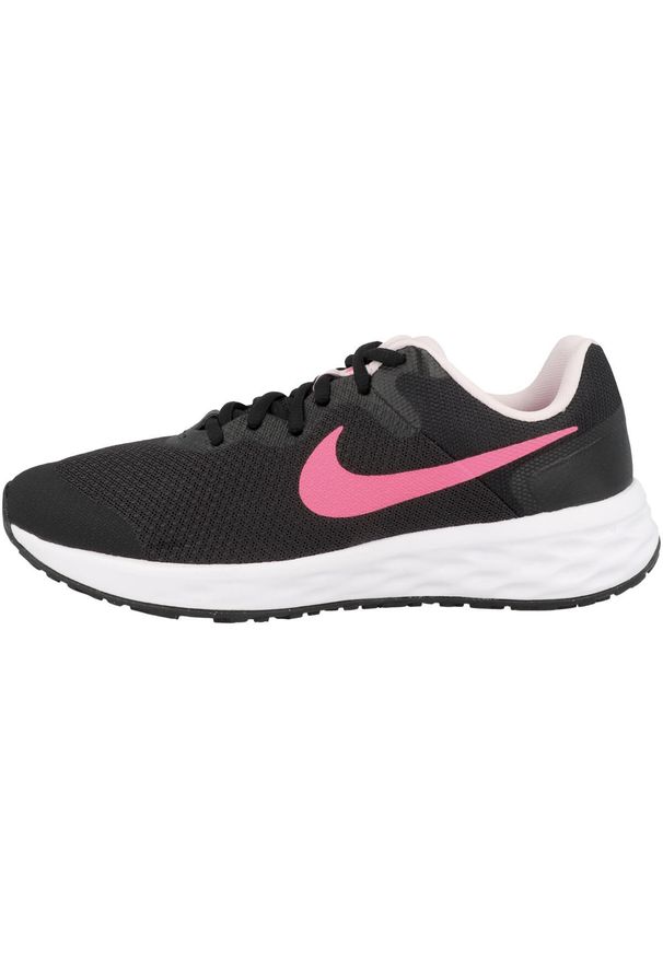 Buty do biegania dla dzieci Nike Revolution 6. Zapięcie: sznurówki. Kolor: czarny. Materiał: syntetyk, materiał. Szerokość cholewki: normalna. Model: Nike Revolution. Sport: bieganie