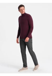 Ombre Clothing - Męski jednokolorowy dzianinowy golf z wiskozą – bordowy V4. Okazja: na co dzień. Typ kołnierza: golf. Kolor: czerwony. Materiał: wiskoza, dzianina. Wzór: gładki, aplikacja, jednolity. Styl: klasyczny, casual #5