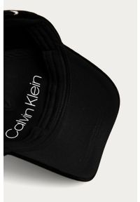 Calvin Klein - Czapka. Kolor: czarny. Materiał: tkanina, materiał. Wzór: gładki #2