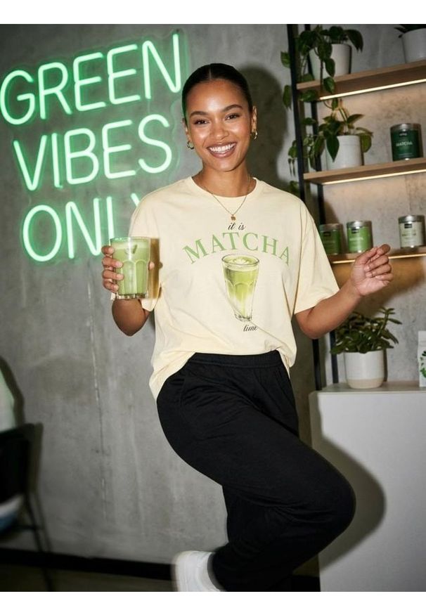 Sinsay - Bawełniana koszulka z nadrukiem - żółty. Kolor: żółty. Materiał: bawełna. Wzór: nadruk