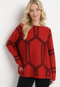 Born2be - Czerwony Sweter z Geometrycznym Wzorem i Ściągaczami Buvania. Kolor: czerwony. Wzór: geometria #2