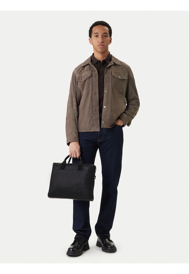Calvin Klein Torba na laptopa Bold Ck Commuter LV04D3312G Czarny. Kolor: czarny. Materiał: skóra