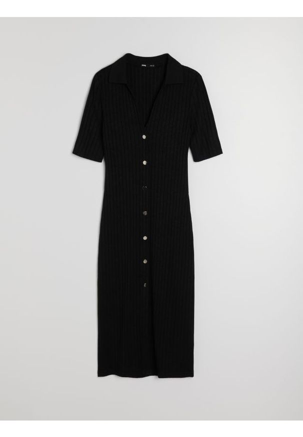 Sinsay - Dzianinowa sukienka w prążek z domieszką wiskozy - czarny. Kolor: czarny. Materiał: dzianina, wiskoza. Wzór: prążki