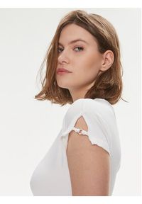 Calvin Klein Sukienka letnia Q-Nova K20K206537 Biały Slim Fit. Kolor: biały. Materiał: syntetyk. Sezon: lato