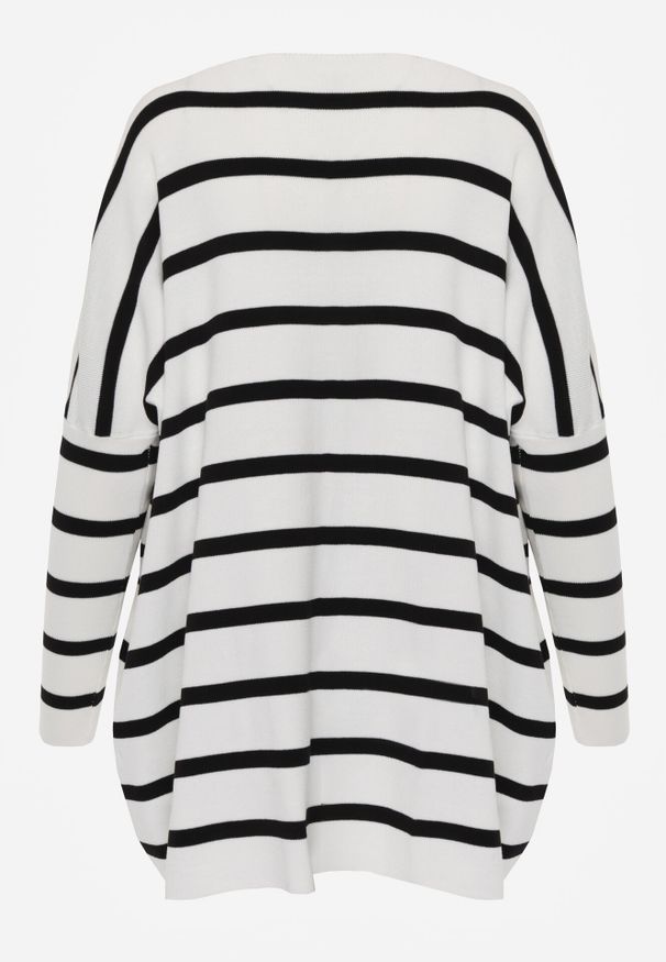 Born2be - Biały Sweter Oversize w Paski z Rękawami Nietoperz Caelania. Kolor: biały. Wzór: paski