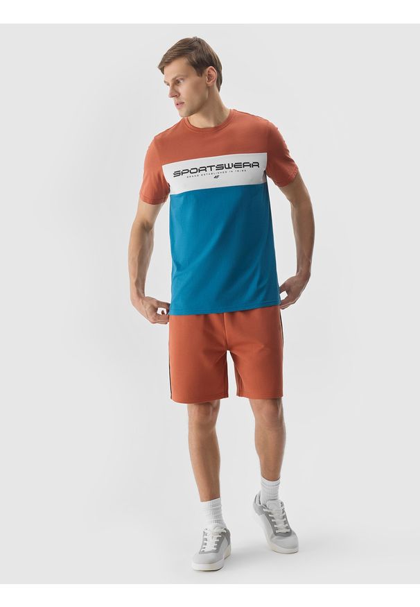 4f - 4F Spodenki dresowe męskie - brązowe XL. Kolor: brązowy. Materiał: dresówka. Długość: krótkie. Wzór: nadruk, ze splotem, gładki