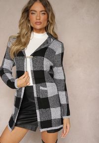 Renee - Czarny Długi Kardigan w Kratę z Ozdobną Broszką i Kapturem Terilinda. Okazja: na co dzień. Kolor: czarny. Materiał: jeans, bawełna. Długość: długie. Styl: klasyczny, casual, elegancki #3