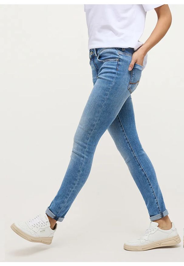 Damskie Spodnie Jeansowe Mustang Style Quincy Skinny Denim Blue 1013600 5000 402