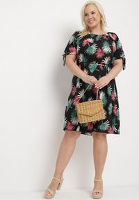 Born2be - Czarna Trapezowa Sukienka z Bawełny w Stylu Hiszpanki z Krótkim Rękawem i Ozdobnym Wiązaniem Grianne. Okazja: na co dzień. Typ kołnierza: dekolt hiszpanka. Kolor: czarny. Materiał: bawełna. Długość rękawa: krótki rękaw. Typ sukienki: trapezowe. Styl: casual, elegancki #4