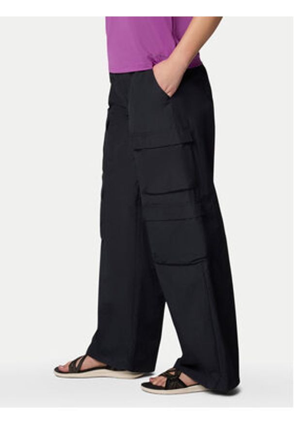columbia - Columbia Spodnie outdoor Elevated View™ Parachute Pant 2118851 Czarny Relaxed Fit. Kolor: czarny. Materiał: syntetyk. Sport: outdoor