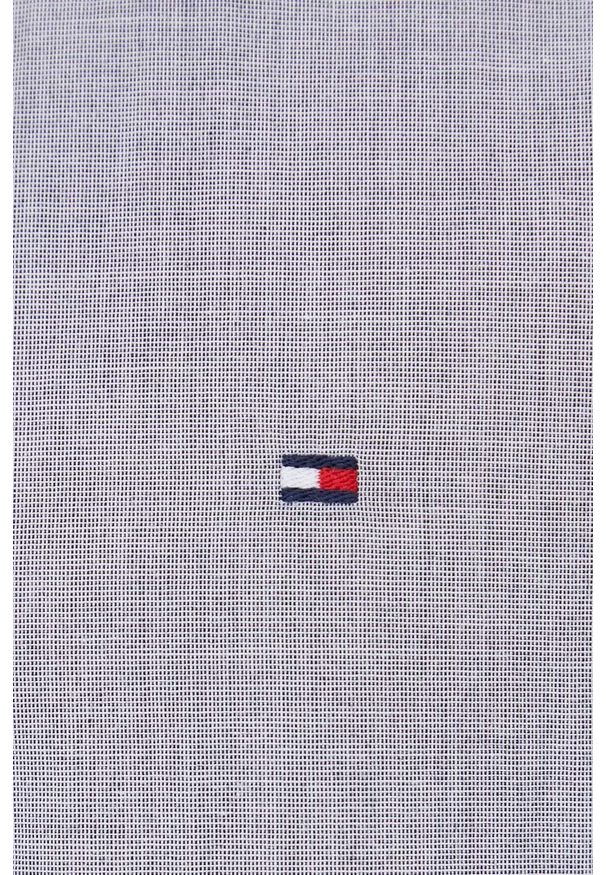 TOMMY HILFIGER - Tommy Hilfiger koszula bawełniana męska kolor szary regular z kołnierzykiem button-down. Typ kołnierza: button down. Kolor: szary. Materiał: bawełna. Długość rękawa: długi rękaw. Długość: długie. Wzór: aplikacja