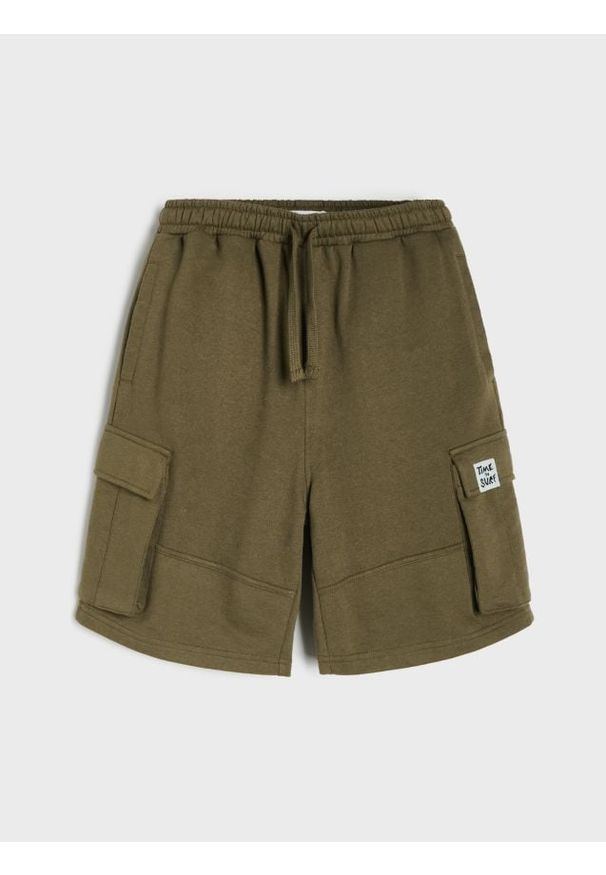 Sinsay - Szorty dresowe cargo z regulacją w pasie - wielobarwny. Materiał: dresówka