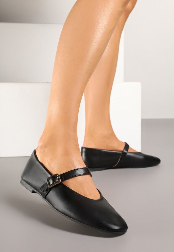 Born2be - Czarne Balerinki z Eleganckim Paskiem z Klamerką Keniffia. Okazja: na co dzień. Zapięcie: pasek. Kolor: czarny. Materiał: jeans. Styl: elegancki