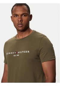 TOMMY HILFIGER - Tommy Hilfiger T-Shirt Logo MW0MW11797 Khaki Regular Fit. Kolor: brązowy. Materiał: bawełna #4