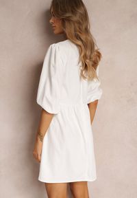 Renee - Biała Sukienka Mini z Ażurowym Dekoltem i Rękawem 3/4 Aphromia. Kolor: biały. Wzór: ażurowy. Długość: mini #4
