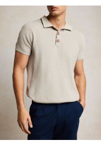 Big-Star - Sweter męski polo z krótkim rękawem beżowy Polonezzo 801. Typ kołnierza: polo. Kolor: beżowy. Materiał: bawełna, dzianina, materiał, jeans. Długość rękawa: krótki rękaw. Długość: krótkie. Wzór: melanż. Styl: retro, klasyczny, elegancki #7