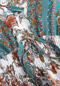 Born2be - Biało-Zielona Sukienka Mini z Wiskozy z Gumkami w Talii z Falbanką Hypalina. Kolor: zielony. Materiał: wiskoza. Długość: mini #7