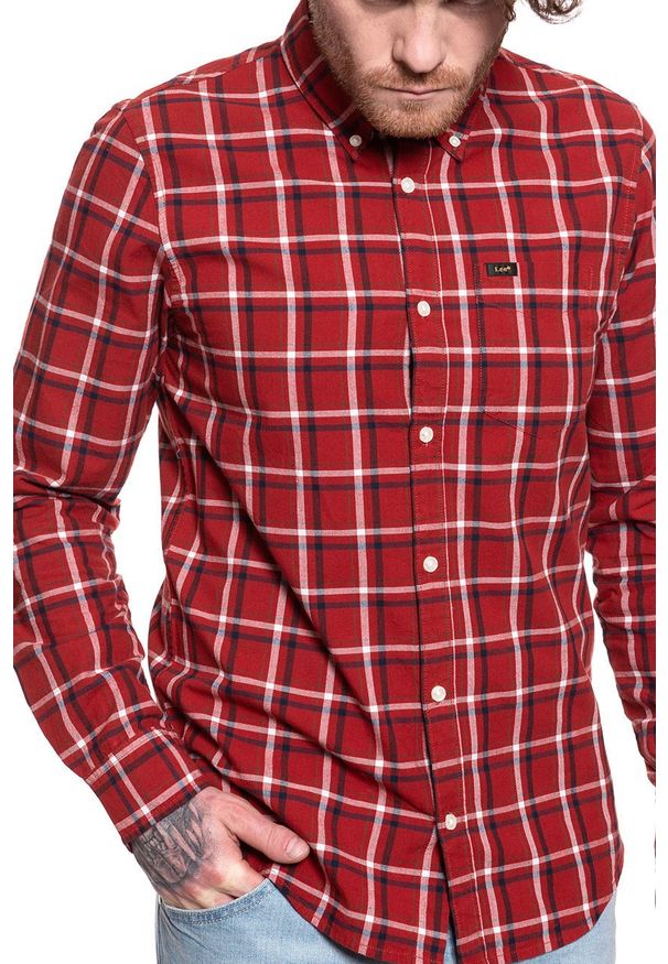 Lee - LEE LEE BUTTON DOWN RED OCHRE L880RNOE 112123428. Typ kołnierza: button down