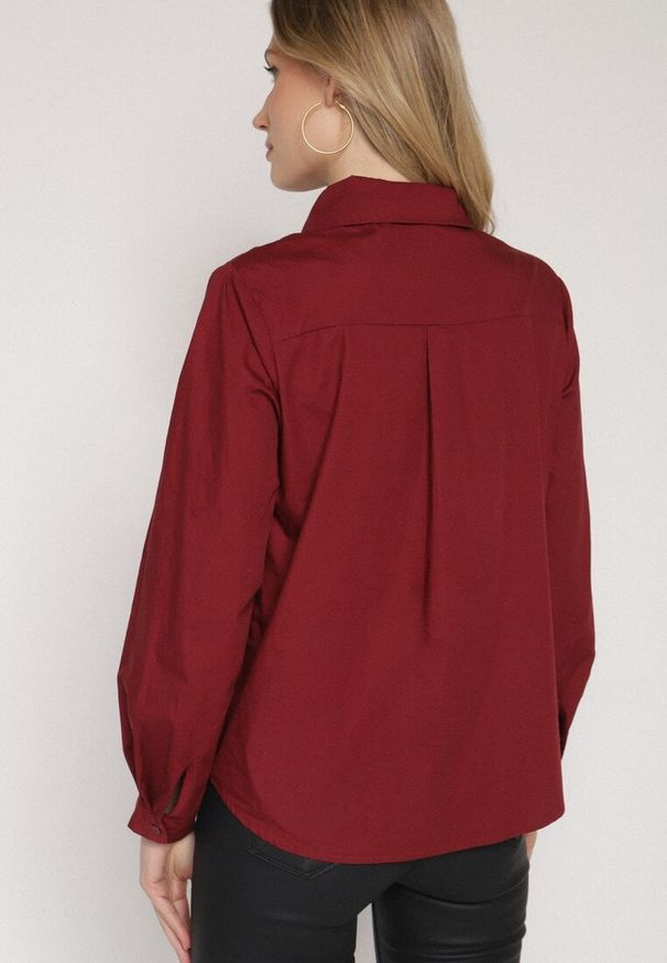 Born2be - Bordowa Bawełniana Koszula o Klasycznym Kroju Liadovia. Okazja: na co dzień. Typ kołnierza: kołnierzyk klasyczny. Kolor: czerwony. Materiał: bawełna. Styl: klasyczny