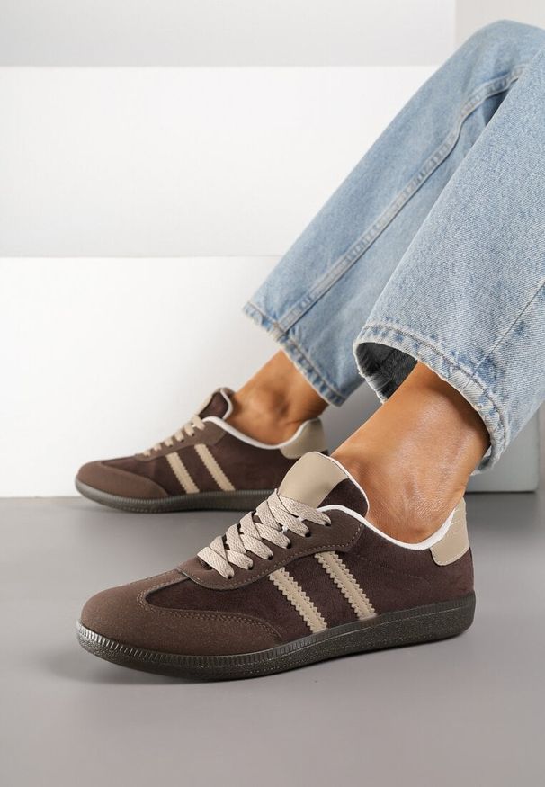 Born2be - Brązowe Sneakersy z Imitacji Zamszu na Płaskiej Podeszwie Memeriana. Nosek buta: okrągły. Zapięcie: sznurówki. Kolor: brązowy. Materiał: zamsz. Obcas: na płaskiej podeszwie. Wysokość obcasa: niski