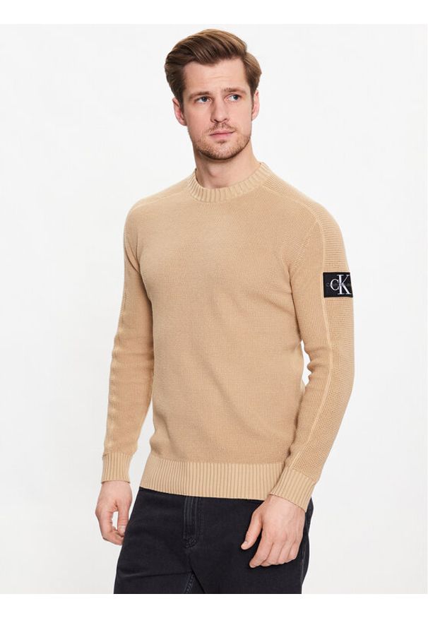 Calvin Klein Jeans Sweter J30J323177 Brązowy Regular Fit. Kolor: brązowy. Materiał: bawełna