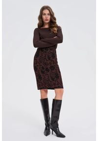 MOODO - Dzianinowa spódnica brązowa. Kolor: brązowy. Materiał: dzianina #1