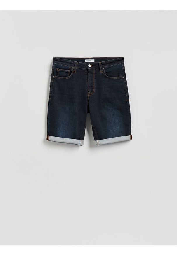 Reserved - Jeansowe szorty slim - granatowy. Kolor: niebieski. Materiał: jeans