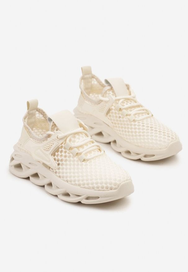 Born2be - Beżowe Siateczkowe Buty Sportowe Sneakersy na Grubej Tłoczonej Podeszwie Telarienna. Okazja: na co dzień. Zapięcie: sznurówki. Kolor: beżowy. Materiał: jeans. Obcas: na platformie