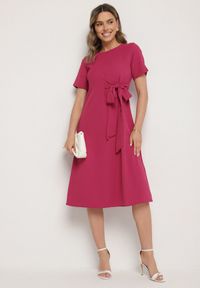 Born2be - Fioletowa Sukienka Vices o Rozkloszowanym Kroju z Ozdobnym Wiązaniem Ellis. Okazja: na imprezę, na co dzień. Kolor: fioletowy. Materiał: skóra, jeans. Długość rękawa: krótki rękaw. Styl: casual, klasyczny #7