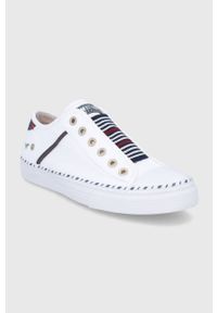 Mustang tenisówki damskie kolor biały. Nosek buta: okrągły. Kolor: biały. Materiał: guma #5