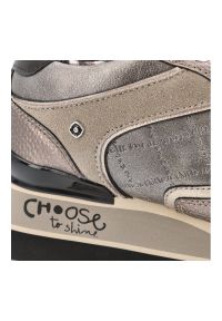 Sneakersy damskie Anekke, na grubej podeszwie z wzorami i ozdobami z okrągłym noskiem i sznurowane, metaliczne, 41380-447. Okazja: na co dzień. Nosek buta: okrągły. Kolor: brązowy. Materiał: materiał. Szerokość cholewki: normalna. Wzór: aplikacja, napisy. Styl: casual #8