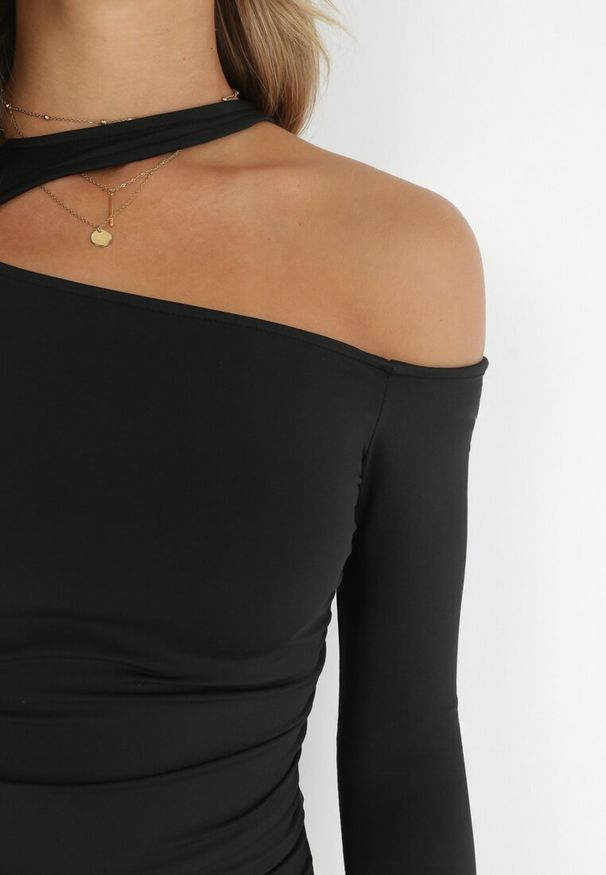 Born2be - Czarna Sukienka Mellessa. Kolor: czarny. Długość rękawa: długi rękaw. Wzór: jednolity. Typ sukienki: asymetryczne. Styl: elegancki. Długość: mini