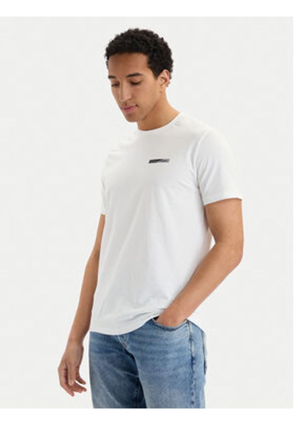 Calvin Klein T-Shirt SS 30s EU LV04LG810G Biały Slim Fit. Kolor: biały. Materiał: bawełna