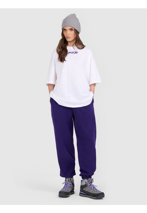 4f - 4F T-shirt loose z nadrukiem damski - biały XS. Okazja: na co dzień. Kolor: biały. Materiał: materiał. Wzór: nadruk. Styl: street, klasyczny, sportowy, casual