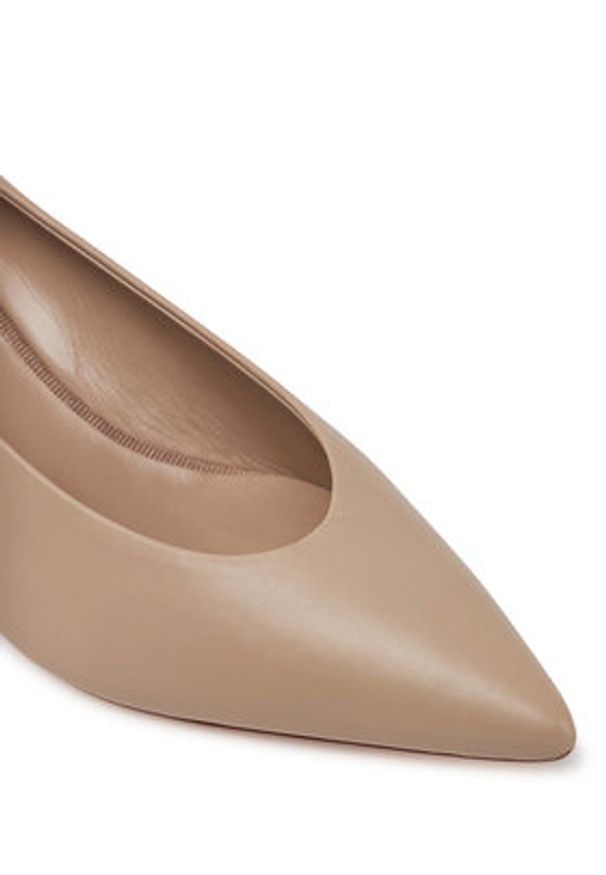 Weekend Max Mara Czółenka 2515521054600 Beżowy. Kolor: beżowy. Materiał: skóra