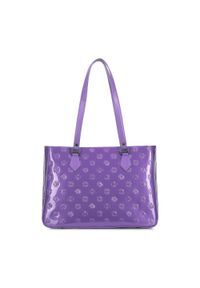 Wittchen - Torebka shopperka z błyszczącej skóry w monogram fioletowa. Kolor: fioletowy. Wzór: haft, gładki. Dodatki: z haftem. Materiał: lakierowane, skórzane. Styl: casual, elegancki #6
