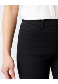 Wrangler - WRANGLER HIGH RISE SKINNY DAMSKIE SPODNIE JEANSOWE FUTURE BLACK W27H4230N 112141263. Okazja: do pracy, na spotkanie biznesowe. Stan: podwyższony. Długość: krótkie. Wzór: aplikacja, kolorowy. Styl: elegancki, biznesowy #4