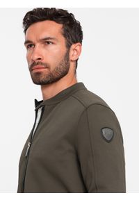 Ombre Clothing - Kurtka męska o kroju biker ze strukturalnego materiału – ciemnooliwkowa V1 - Rozmiar: XL. Okazja: na co dzień. Typ kołnierza: kołnierzyk stójkowy. Kolor: oliwkowy. Materiał: materiał. Styl: casual, elegancki
