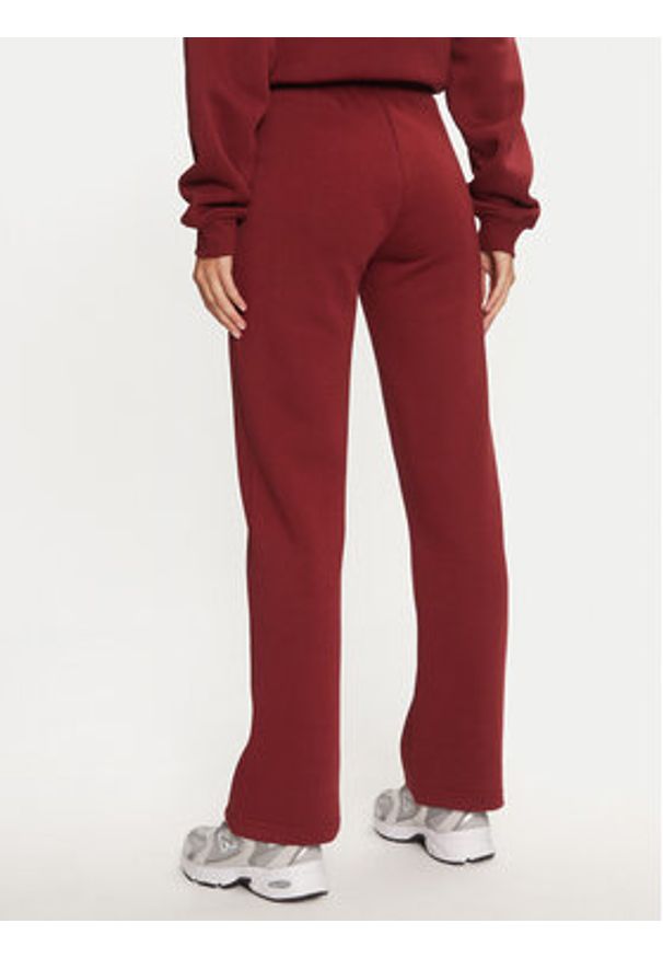 Gina Tricot Spodnie dresowe Basic 21183 Czerwony Relaxed Fit. Kolor: czerwony. Materiał: bawełna, syntetyk