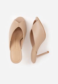 Born2be - Ciemnobeżowe Klapki na Szpilce Ozdobione Wyciętą Cholewką Berineli. Kolor: beżowy. Materiał: jeans. Wzór: aplikacja. Obcas: na szpilce #6