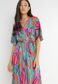 Born2be - Zielono-Różowa Sukienka Cesetros. Kolor: zielony. Materiał: materiał. Wzór: nadruk. Typ sukienki: kopertowe. Długość: midi #4