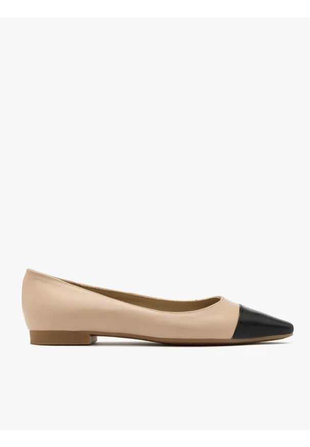Ryłko - Beżowe baleriny z czarnym noskiem. Kolor: beżowy. Materiał: skóra. Styl: street