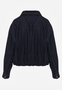 Renee - Granatowa Przejściowa Kurtka Jeansowa Balloon z Bawełny z Kołnierzykiem Abijena. Kolor: niebieski. Materiał: bawełna, jeans. Wzór: koronka. Styl: elegancki, wizytowy #5