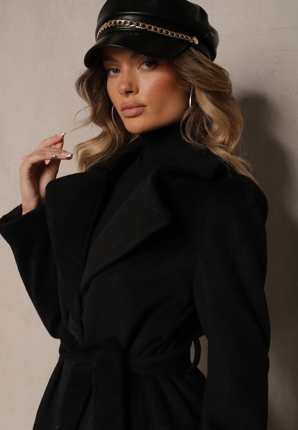 Renee - Czarny Długi Płaszcz Jednorzędowy z Paskiem w Talii Zeneti. Okazja: na co dzień. Kolor: czarny. Materiał: koronka, jeans. Długość: długie. Sezon: lato. Styl: casual, elegancki
