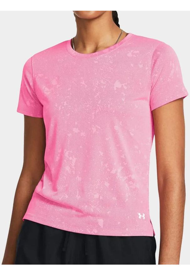 Under Armour - Koszulka fitness damska UNDER ARMOUR 1382435 z krótkim rękawem. Kolor: różowy. Długość rękawa: krótki rękaw. Długość: krótkie. Sport: fitness