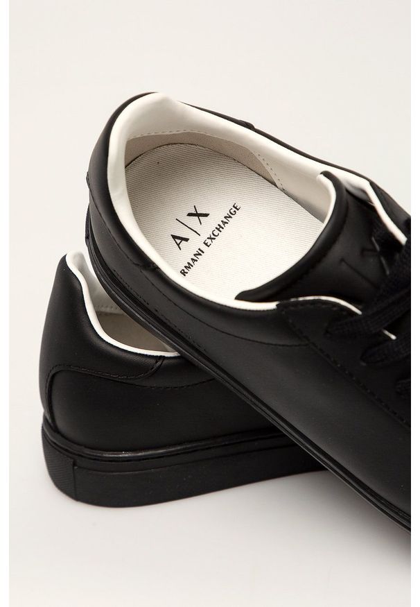 Armani Exchange - Buty. Zapięcie: sznurówki. Kolor: czarny. Materiał: guma. Szerokość cholewki: normalna