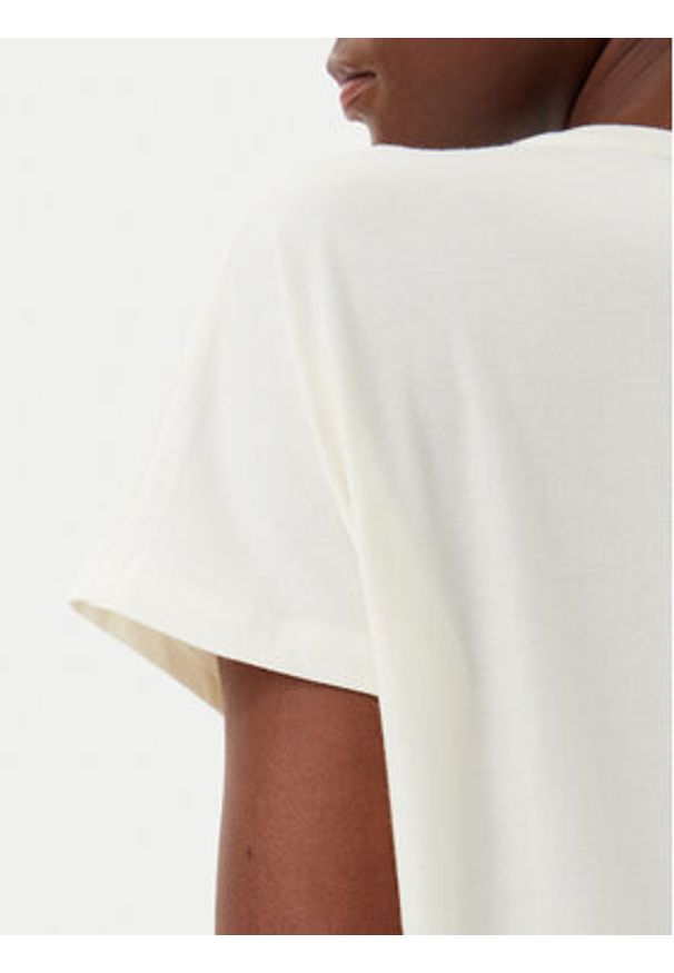 Liu Jo Sport T-Shirt TA5268 JS005 Écru Regular Fit. Kolor: kremowy. Styl: sportowy